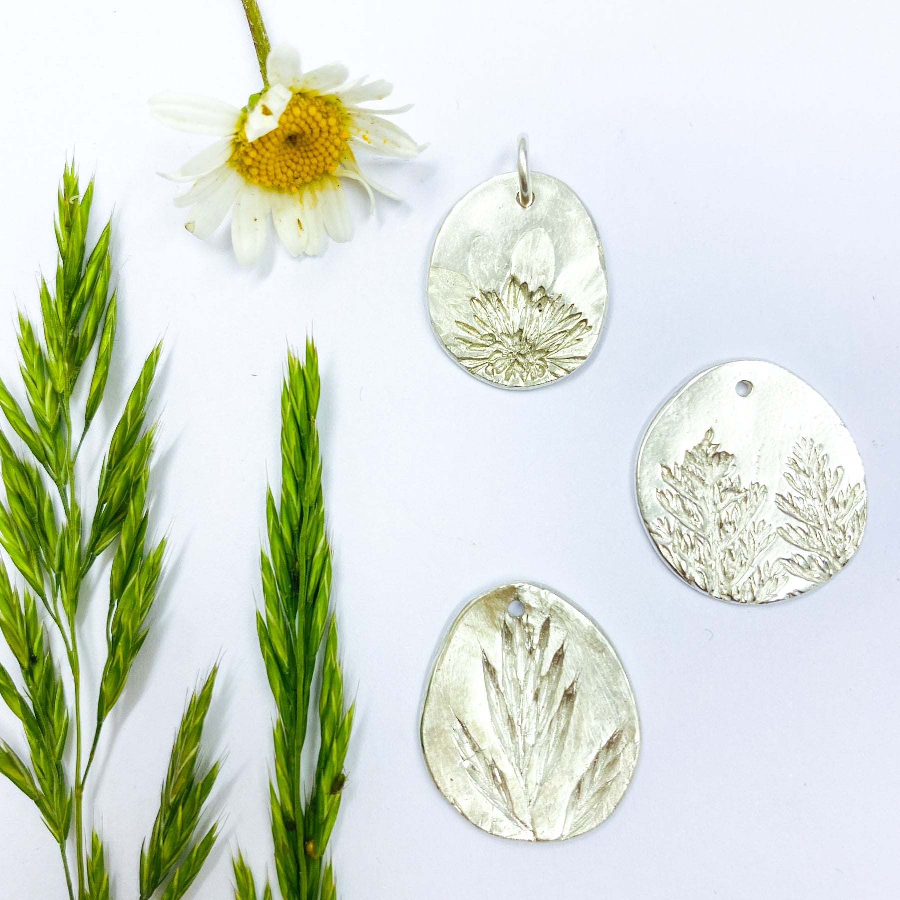 Making a Simple Pendant Using Metal Clay